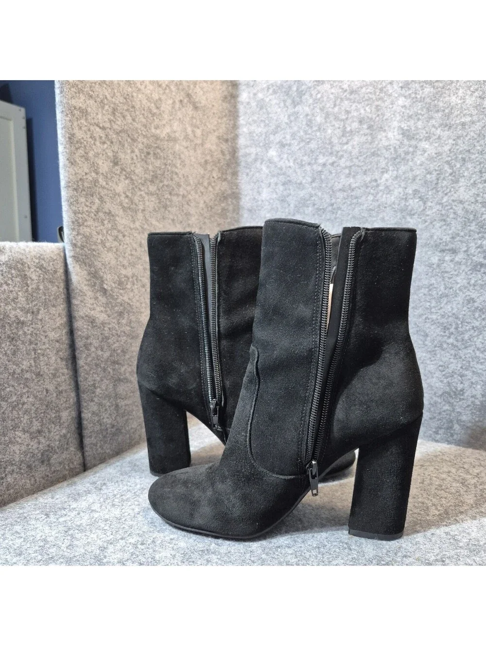 Guess Shoes Suede Block Heel Button Booties Size 6.5 M